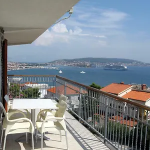 With Splendid Sea View Apartament Trogir